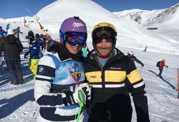 Skischulleiter Bruno Zogg mit Tina Maze