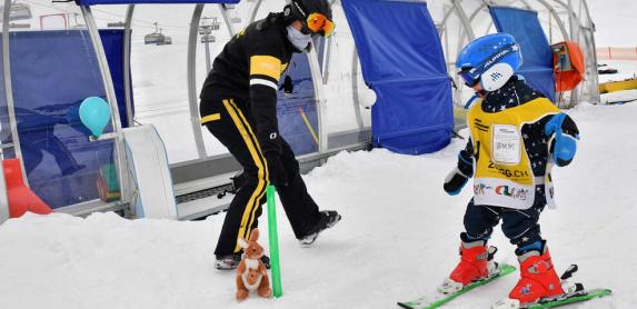 Pinguin Bobo Kinder-Club Samnaun Skifahren