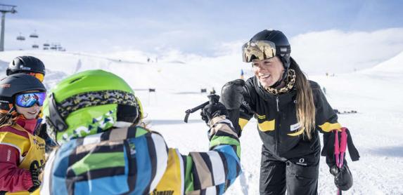 Skischule Samnaun Bobo's Kinder Club Gruppenunterricht Kinderland