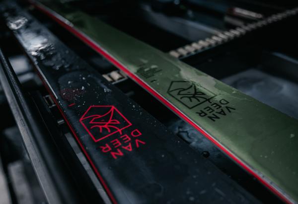 Pre-announcement winter 22/23: New ski brand VAN DEER available at ZEGG Store