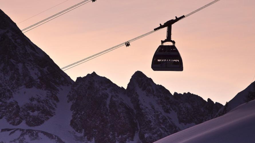 Moonlight skiing & ski touring