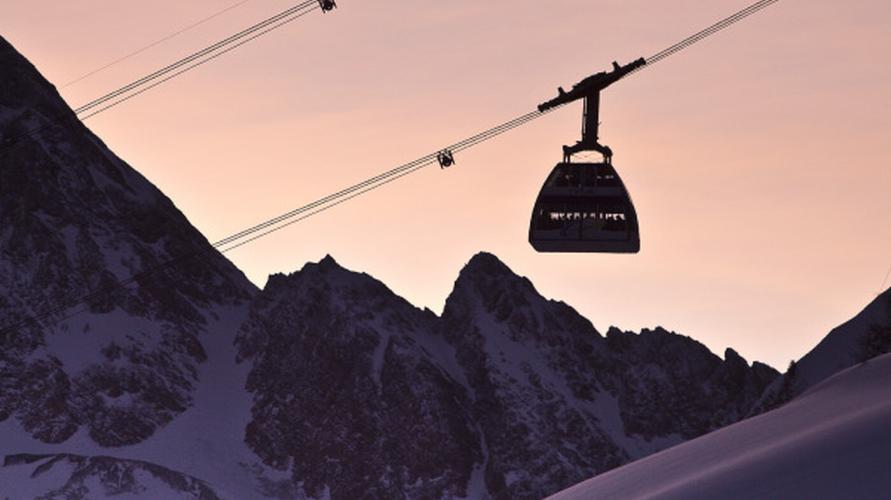 Moonlight skiing & ski touring